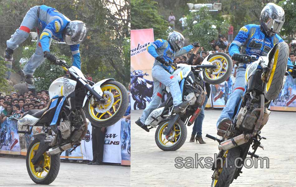 Young bike stunts - Sakshi11