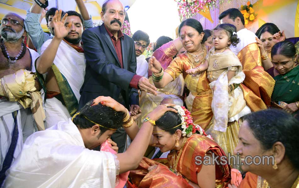 geetha madhuri with nandu marriage13