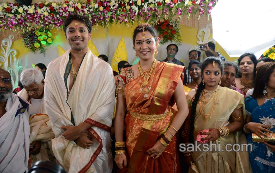 geetha madhuri with nandu marriage41