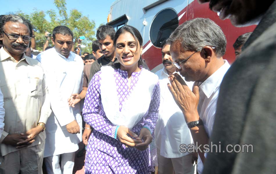 Sharmila s YSR Janabheri at Sullurpet - Sakshi1