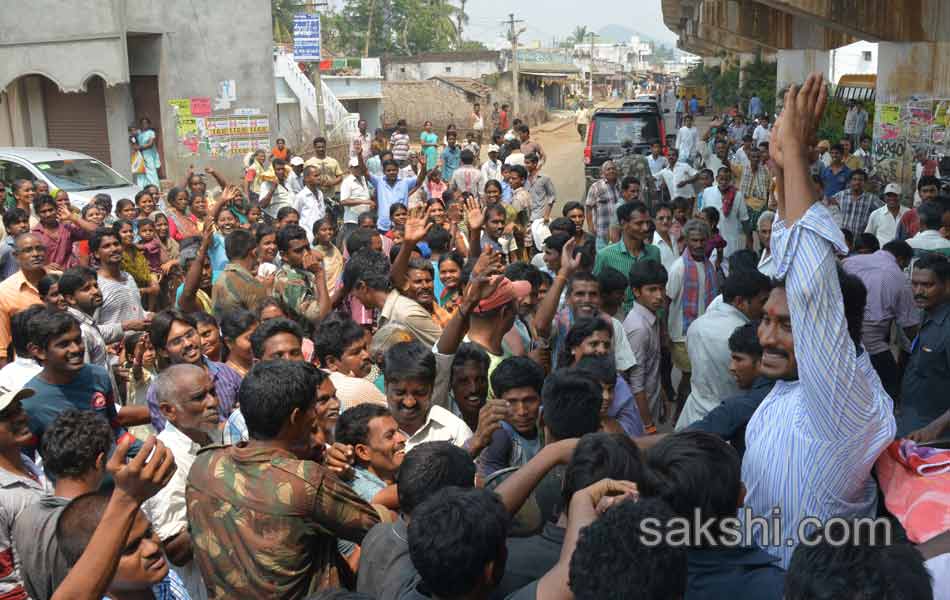 jagan road show - Sakshi2