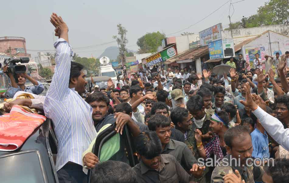 jagan road show - Sakshi3