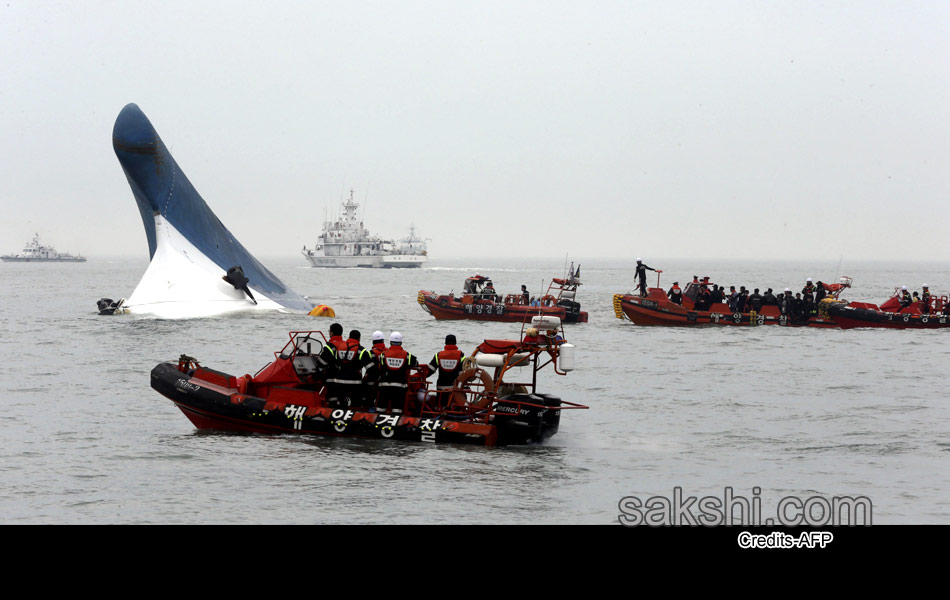 Ferry sinking off South Korean coast over 470 people on board20