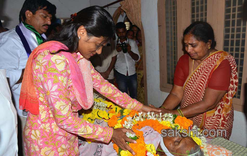 Sharmila s Janapatham at Khammam Distric - Sakshi11