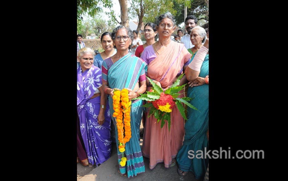 Vijayamma s Janapatham at East Godavari District - Sakshi10