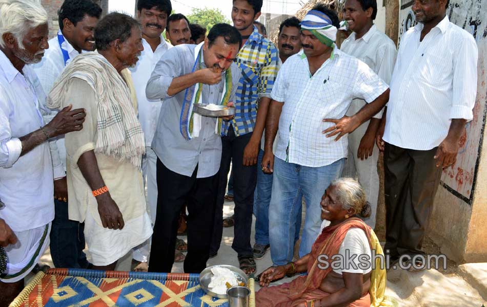 Candets of seemandhra participating with people works during election - Sakshi11