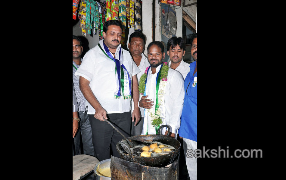 Candets of Telangana participating with people works during election - Sakshi7