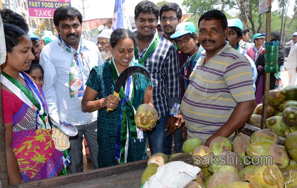 Candets of Telangana participating with people works during election - Sakshi12