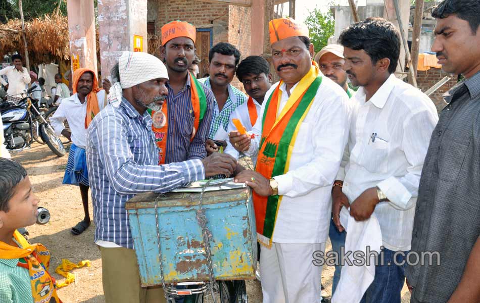 Candets of Telangana participating with people works during election - Sakshi31