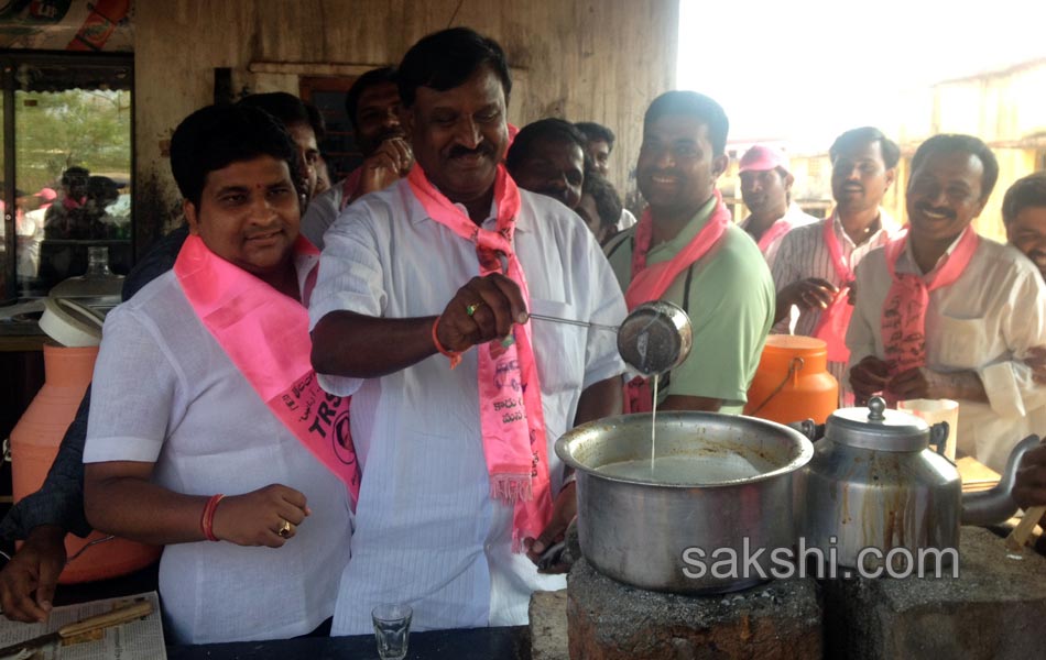 Candets of Telangana participating with people works during election - Sakshi36