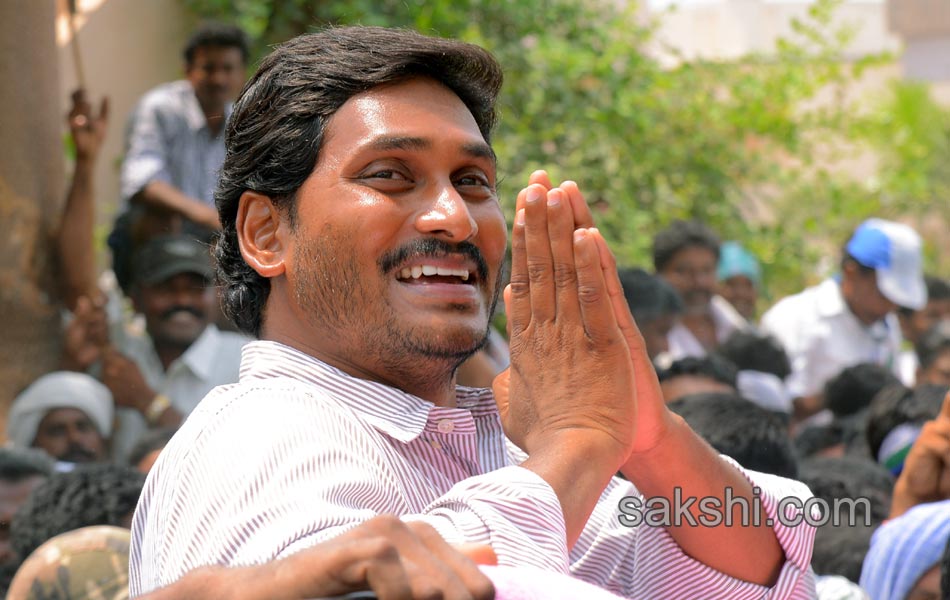 Jagan s Janapatham at Guntur District - Sakshi9