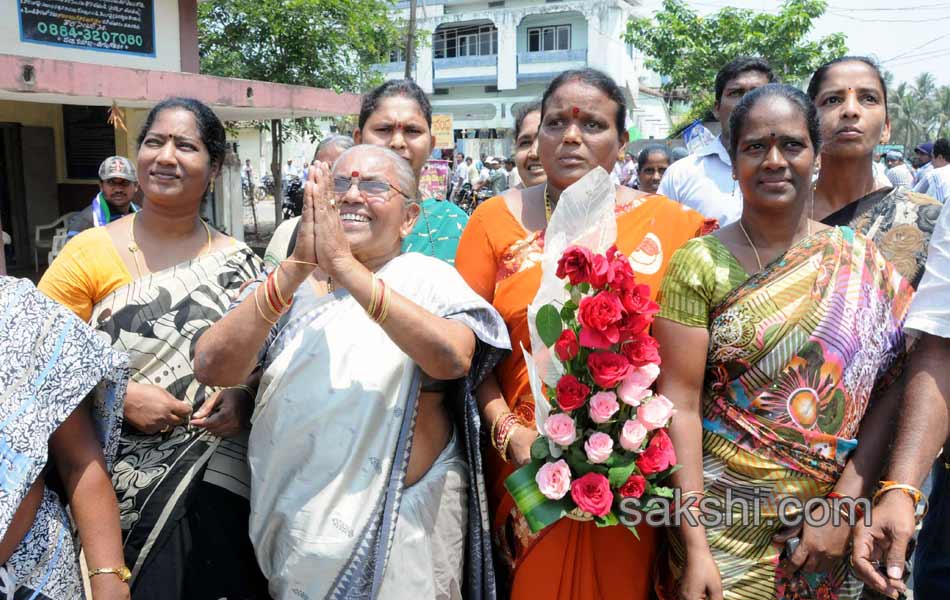 Vijayamma s Janapatham at East Godavari District - Sakshi5