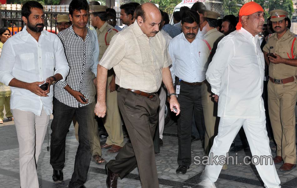 leaders rush to Care hospital - Sakshi11