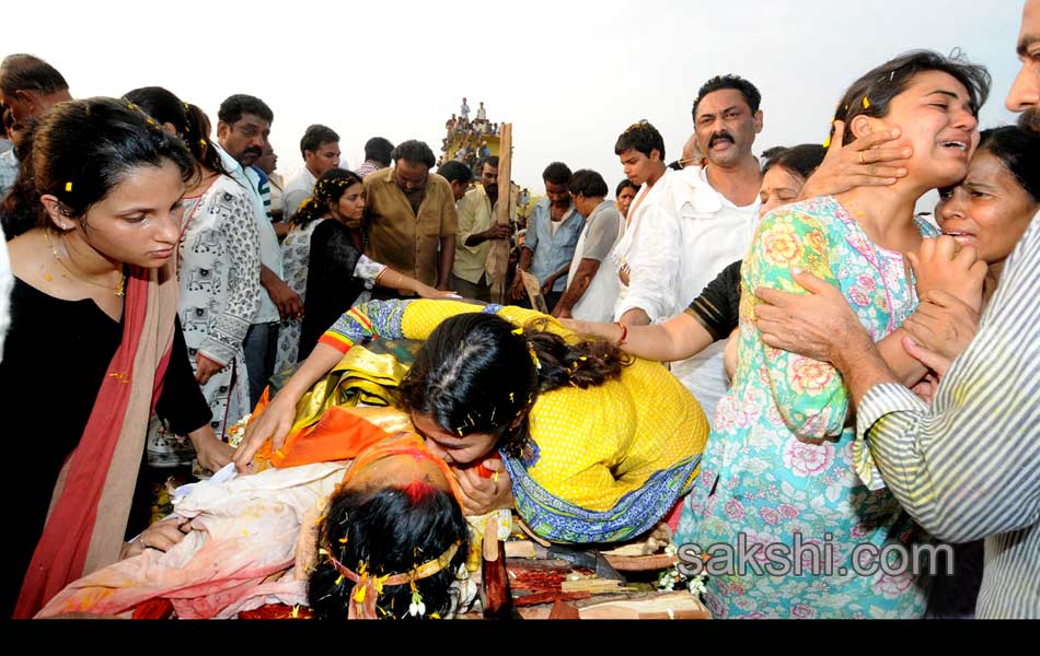 Shobha Nagireddy last rites today - Sakshi34