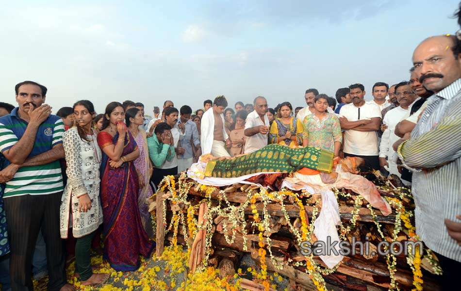 Shobha Nagireddy last rites today - Sakshi37