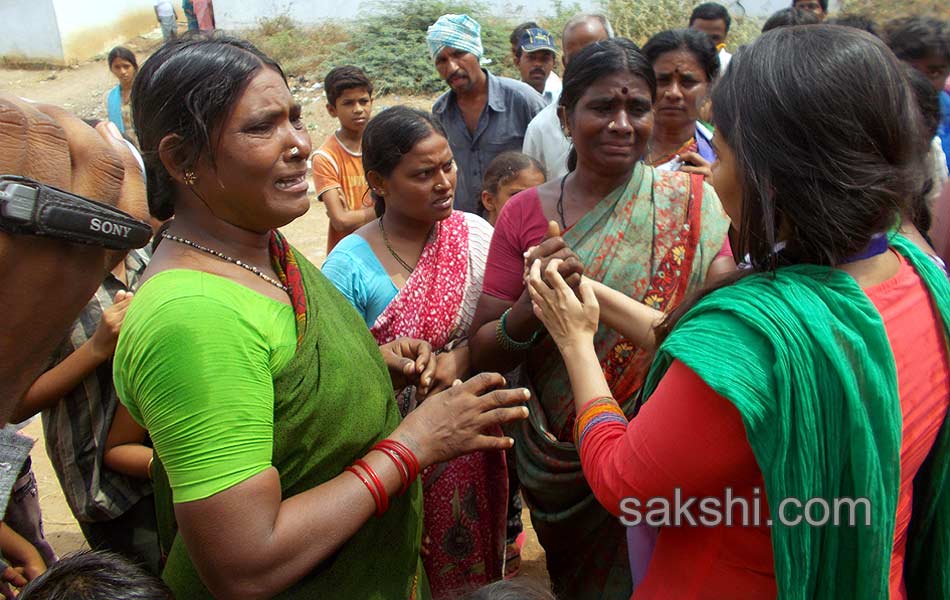 Bhooma family election campaign in allagadda - Sakshi10