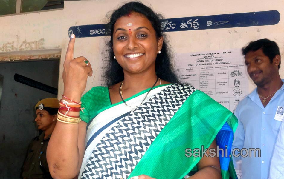 political leaders cast their Votes Elections 2014 in seemandhra - Sakshi6