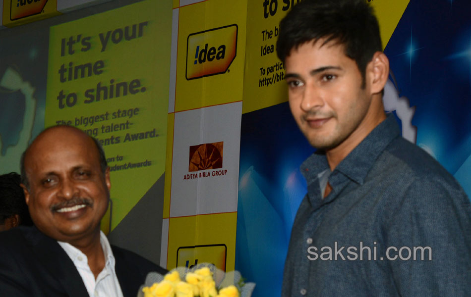 Mahesh babu for idea students awards1