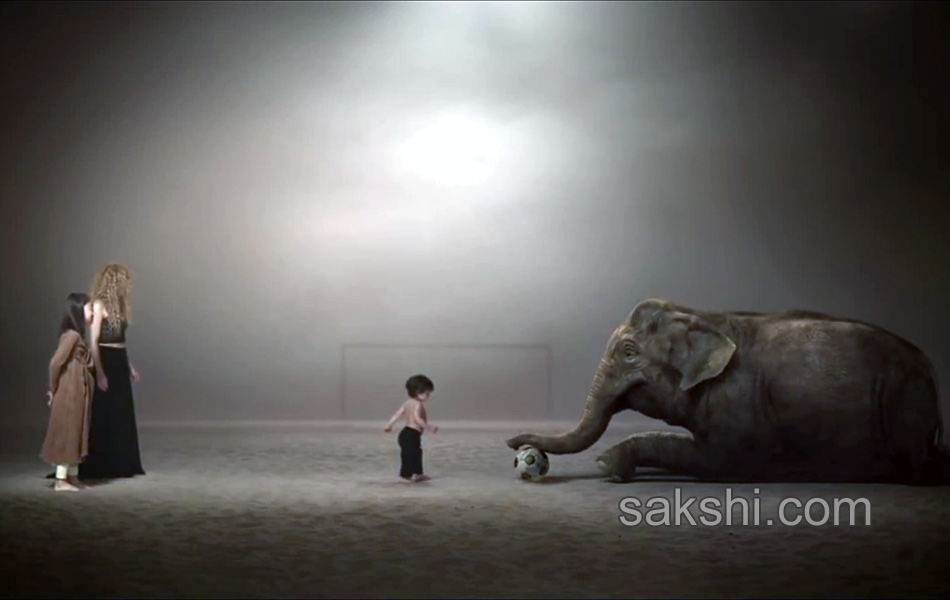 Shakira s la la la song images - Sakshi28