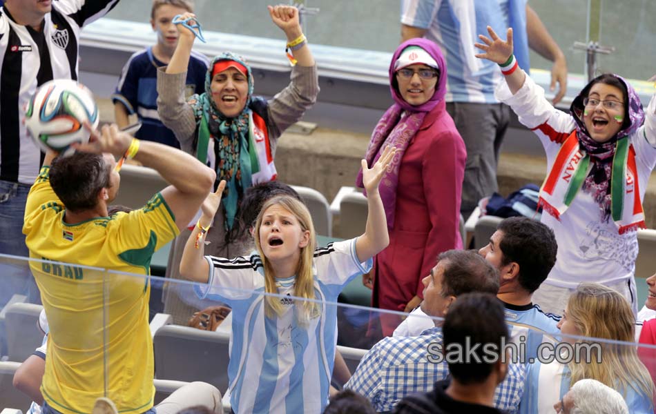 messi gives victory to argentina over iraq - Sakshi9
