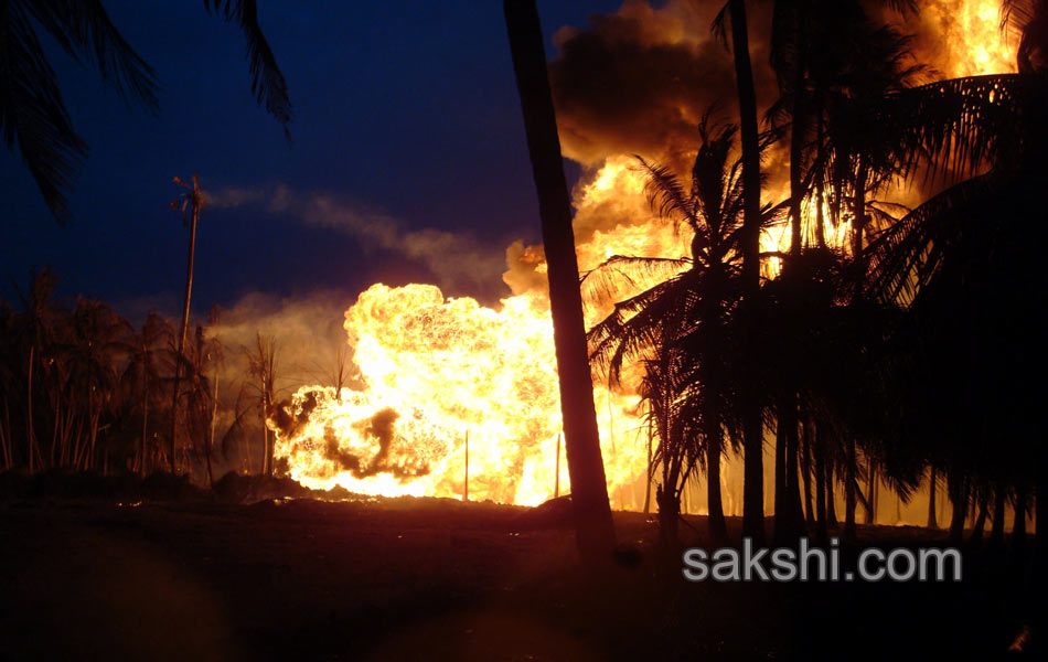 gail gas pipeline blast causes 16 deaths - Sakshi2