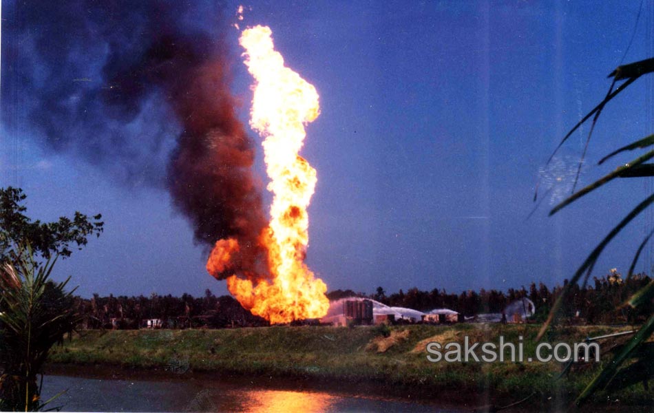 gail gas pipeline blast causes 16 deaths - Sakshi10