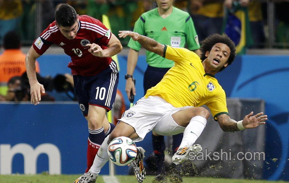 brazil wins over colombia and enters into semi final - Sakshi3