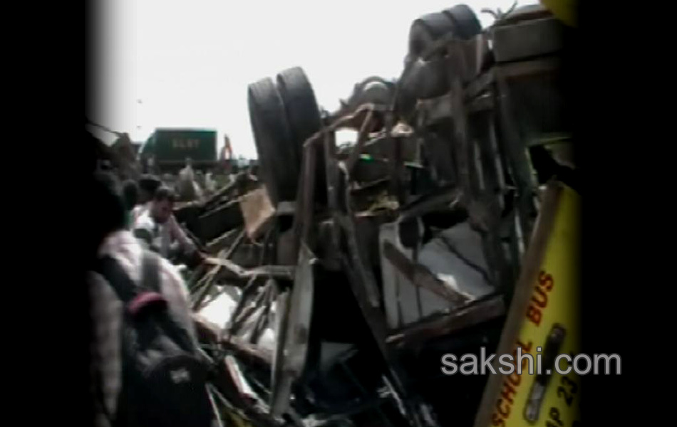 Nanded Passenger Train Hits School Bus23