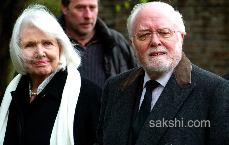 Legendary British film director Richard Attenborough dies - Sakshi8