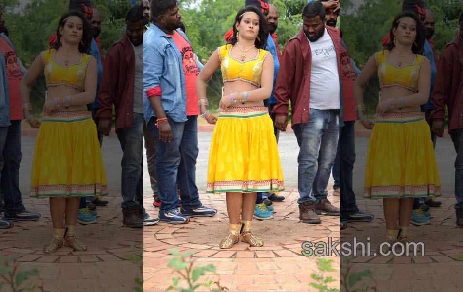 gang of gabbarsingh movie item song stills4