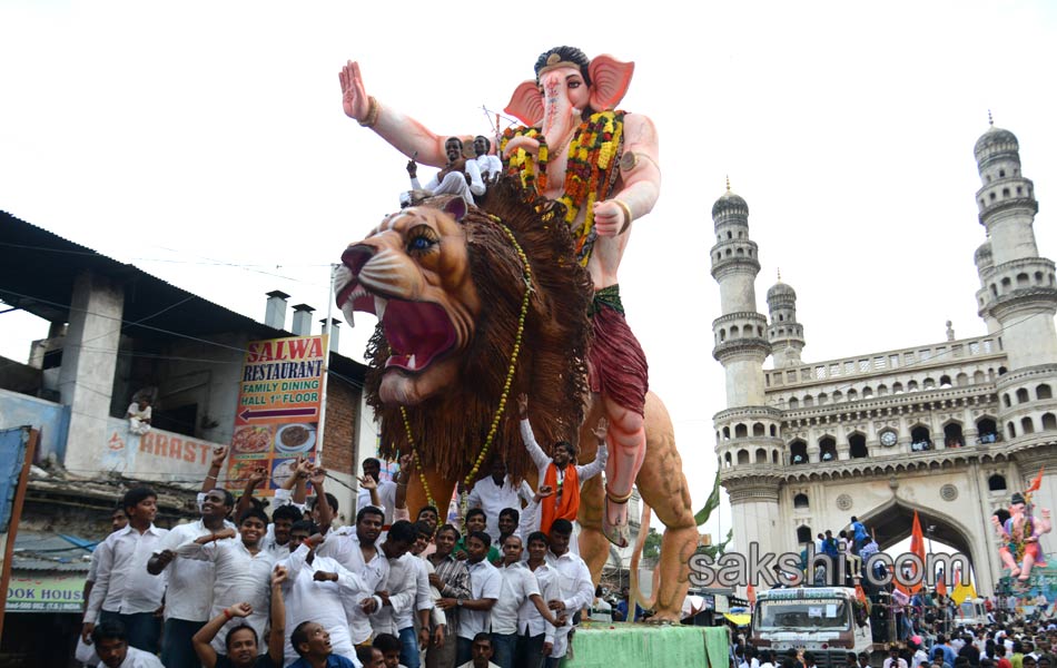 Hyderabad bid emotional farewell to Lord Ganesh - Sakshi14