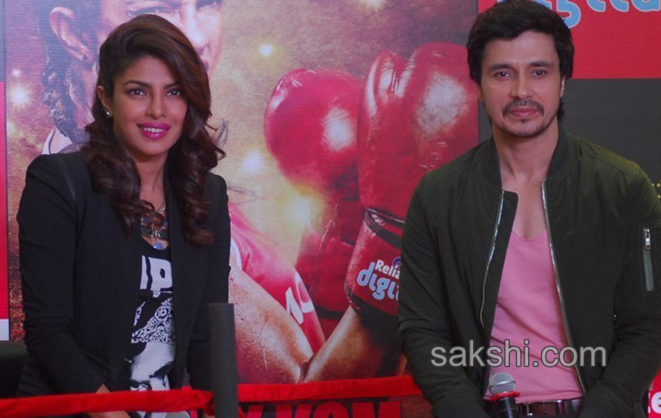 Priyanka Chopra in Reliance digital programme4