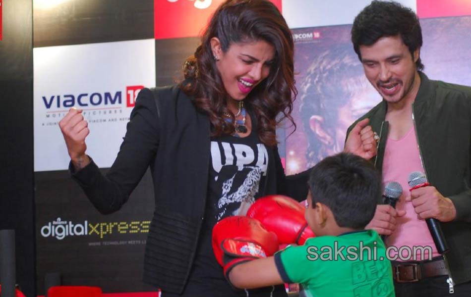 Priyanka Chopra in Reliance digital programme7