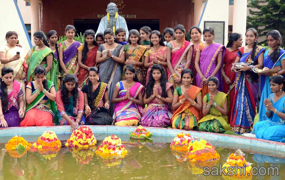 Bathukamma celebrations started at hyderabad city5