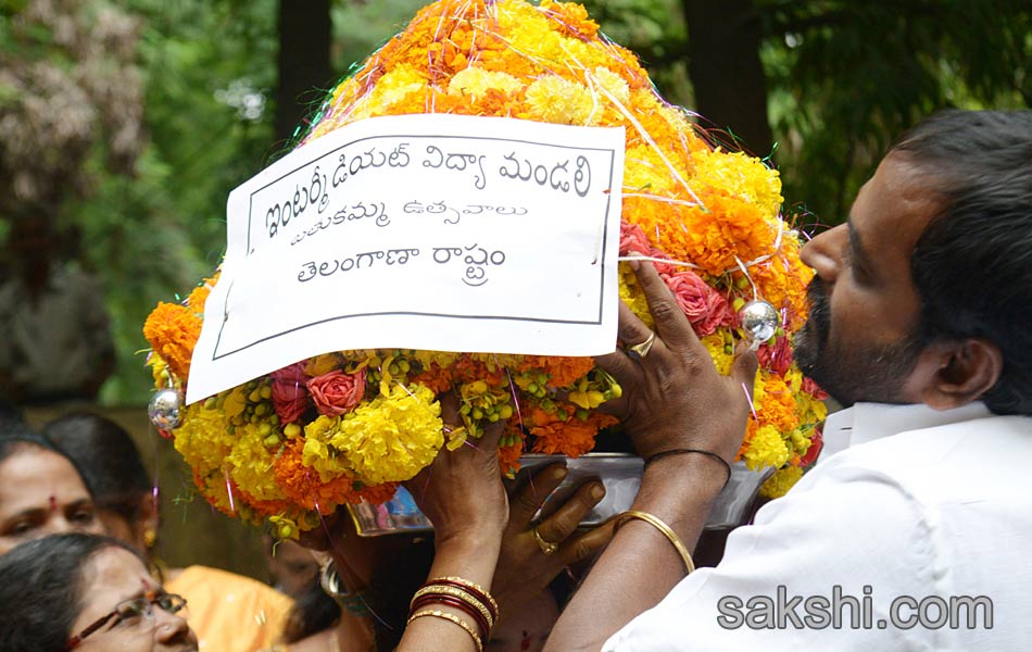 Bathukamma celebrations started at hyderabad city11