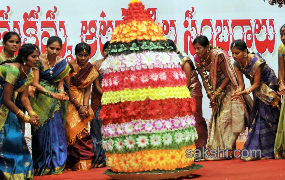 Dasara and Bathukamma festivals celebrate in Telangana7