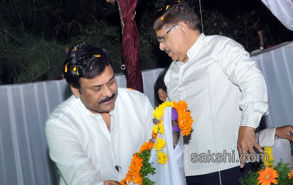 Chiranjeevi unveils Allu Ramalingaiah statue8