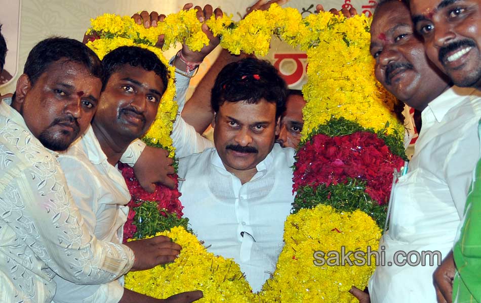 Chiranjeevi unveils Allu Ramalingaiah statue12