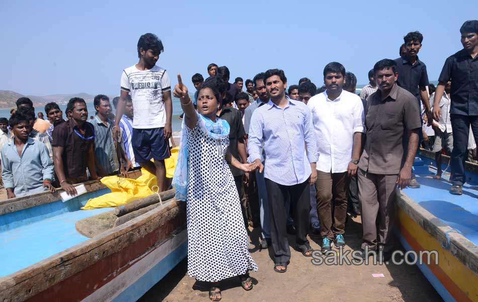 Y S Jagan Mohan Reddy to tour cyclone affected areas - Sakshi10