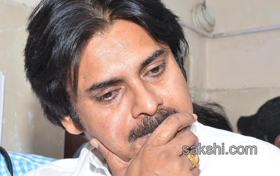 pawankalyan gives two lakhs and toys to terminally ill srija - Sakshi6