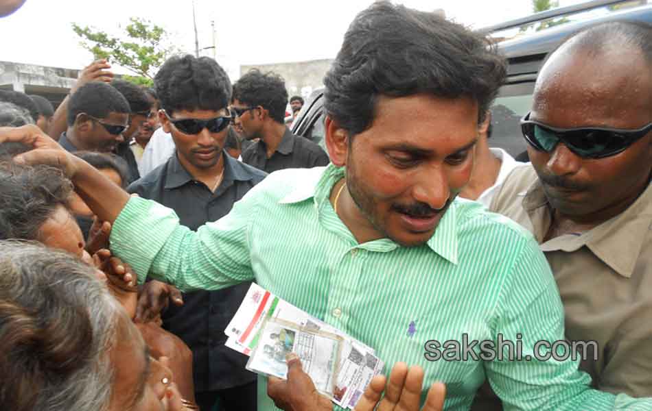 Y S jagan mohan reddy  to tour cyclone affected areas - Sakshi9