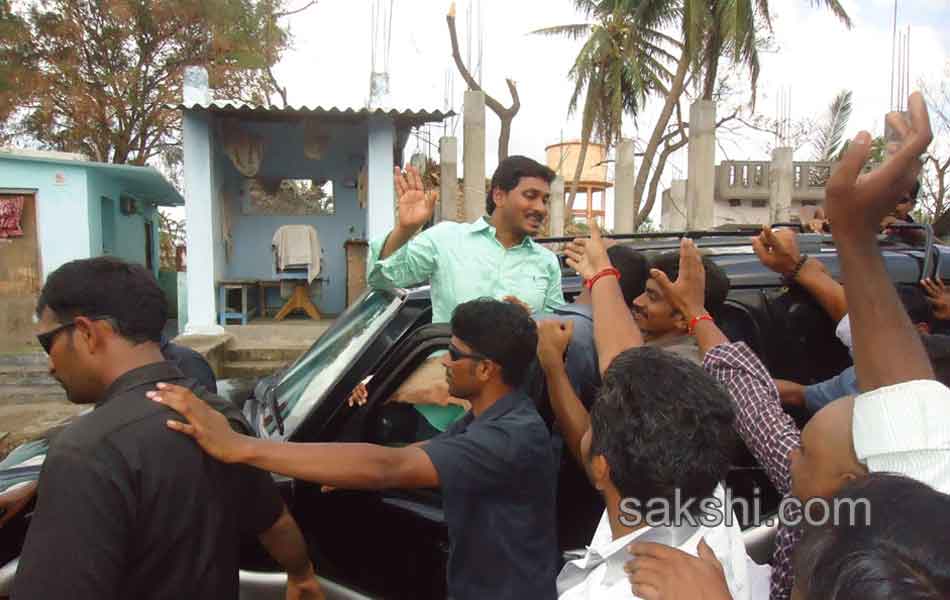 Y S jagan mohan reddy  to tour cyclone affected areas - Sakshi12