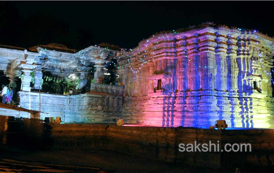 1000 pillar temple - Sakshi4