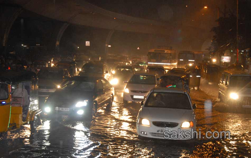 heavy rain in hyderabad - Sakshi5