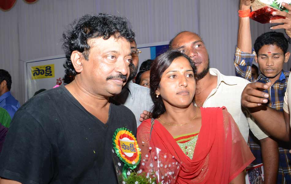 Ramgopal verma entered in karimnagar - Sakshi4