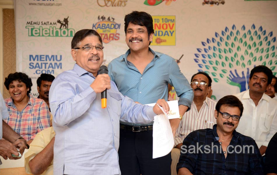 tollywood film industry support to hudhud cyclone victims - Sakshi7