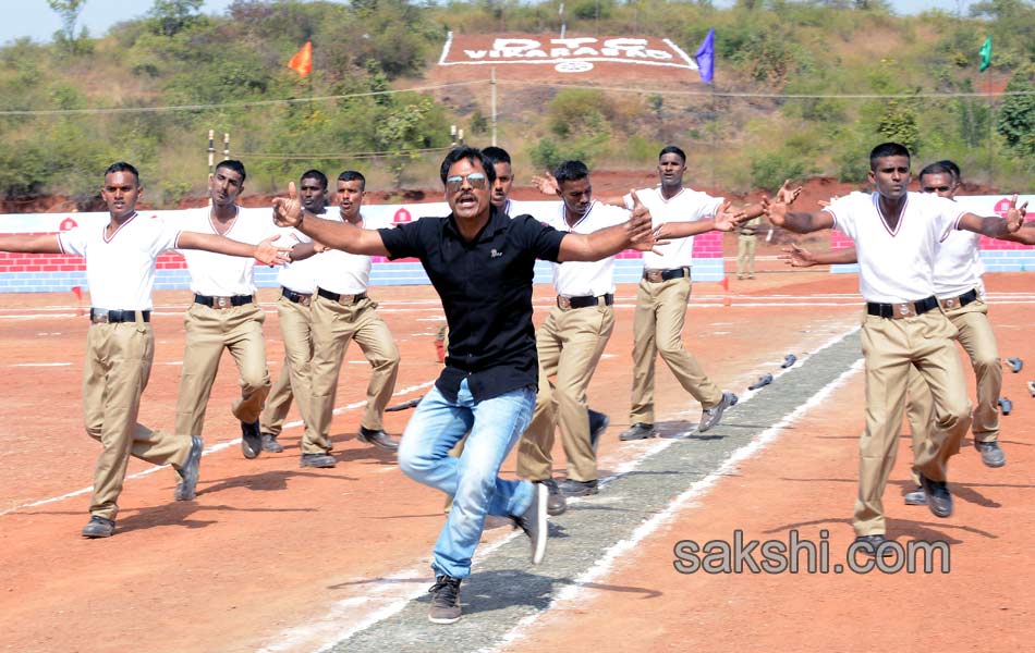 mens constable passing our parade - Sakshi6