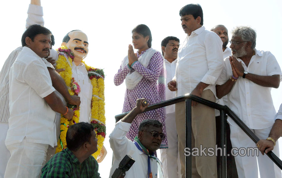 sharmila s paramarsha yatra15