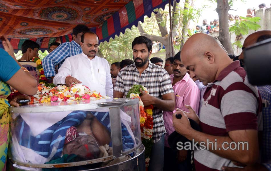 Tollywood Industry pay tributes to Music director Chakri3