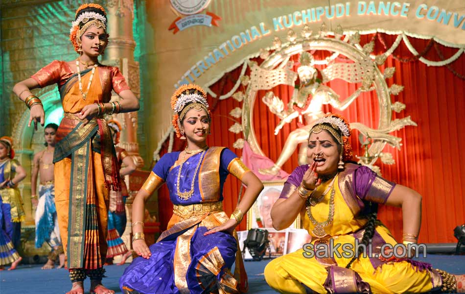 Muvvala dancers Savvadi5